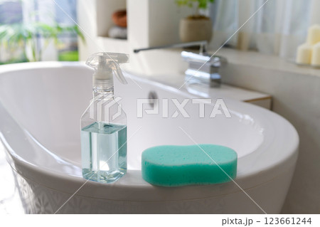 お風呂の掃除 123661244