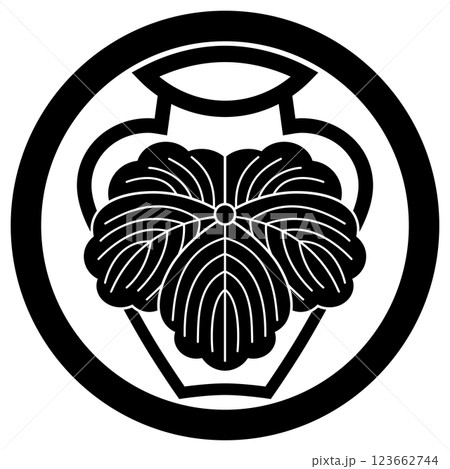 家紋です。中輪に壺に蔦といいます。 123662744