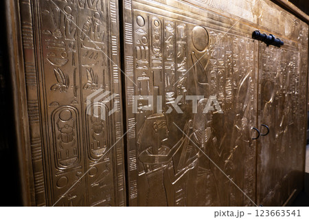 ツタンカーメン王の第2厨子 123663541