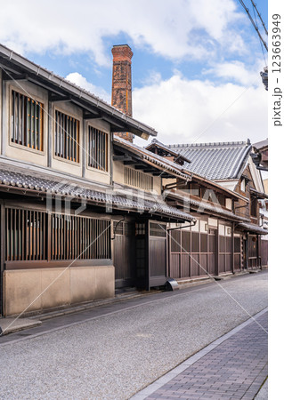 京都市伏見区塩屋町 東山酒造(伏見の地酒) 杜氏伝承の日本酒の歴史と伝統を継承 京都市伏見区塩屋町 東山酒造(伏見の地酒) 杜氏伝承の日本酒の歴史と伝統を継承 123663949