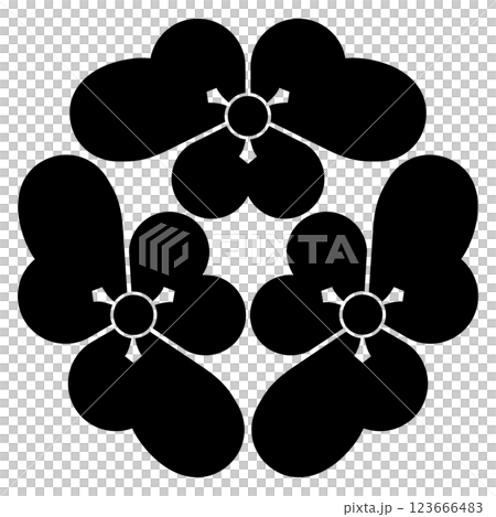 家紋です。三つ頭合わせ片喰（かたばみ）といいます。 123666483