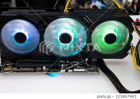 Side view of the graphics card in operation Side view of the graphics card in operation 123667463