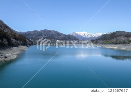 静かできれいな湖～赤谷湖～ 123667637