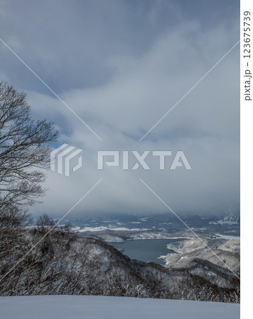 タングラムスキーサーカスから見た野尻湖 123675739