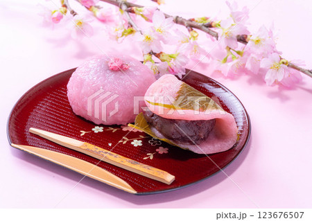 【春素材】桜餅・関西風桜餅・関東風桜餅【食べ物素材】 123676507