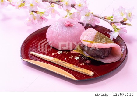 【春素材】桜餅・関西風桜餅・関東風桜餅【食べ物素材】 123676510