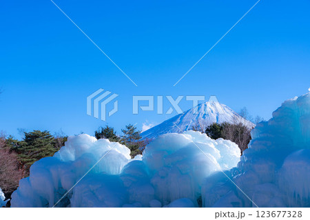 【富士山素材】西湖こおりまつりの樹氷と風景【山梨県】 【富士山素材】西湖こおりまつりの樹氷と風景【山梨県】 123677328