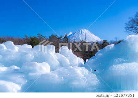 【富士山素材】西湖こおりまつりの樹氷と風景【山梨県】 123677351