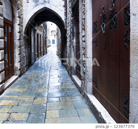 Mystical ancient stone streets run through the historic center of Split 123677370