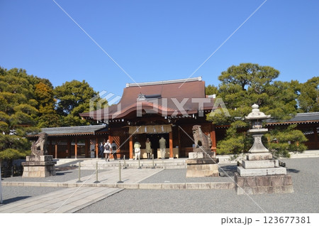 京都・城南宮 123677381