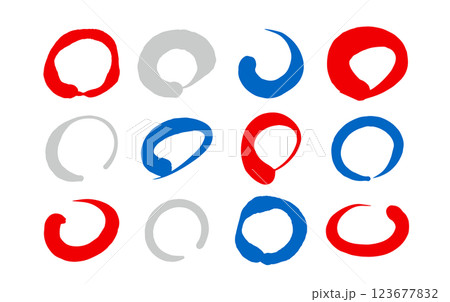 丸印　和風の円マークセット　赤と青の筆文字　手描き素材　　白背景 123677832