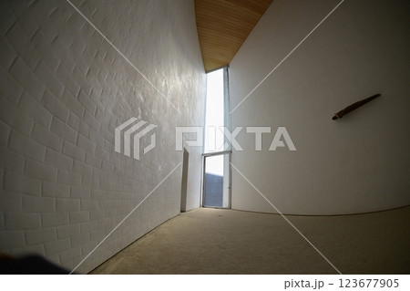 美術館、月と太陽の部屋 美術館、月と太陽の部屋 123677905