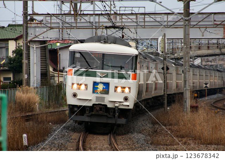終焉近づく国鉄形特急電車…『湘南ライナー』185系 終焉近づく国鉄形特急電車…『湘南ライナー』185系 123678342