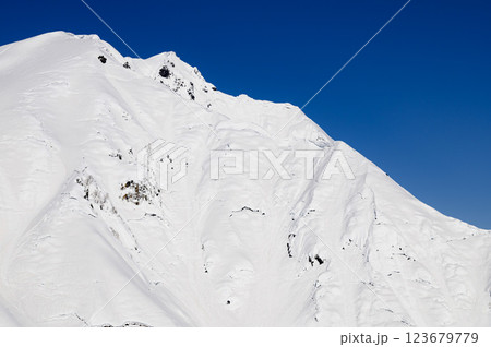谷川岳・雪山登山の絶景(天神尾根からの眺め) 谷川岳・雪山登山の絶景(天神尾根からの眺め) 123679779