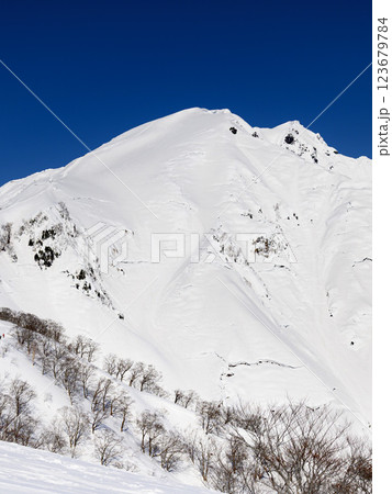 谷川岳・雪山登山の絶景(天神尾根からの眺め) 谷川岳・雪山登山の絶景(天神尾根からの眺め) 123679784