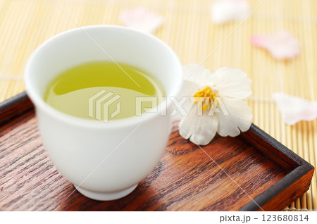 春のお茶(緑茶) 123680814