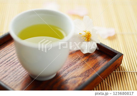 春のお茶(緑茶) 123680817