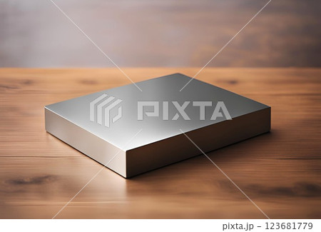 光沢のある美しい金属の立方体 光沢のある美しい金属の立方体 123681779