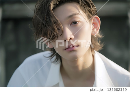 若いイケメン男性・ヘアスタイル/スキンケア「AI生成画像」 123682359