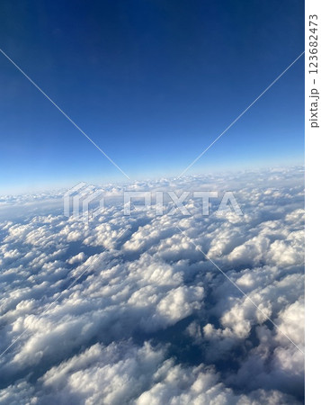 飛行機から見た雲 飛行機から見た雲 123682473