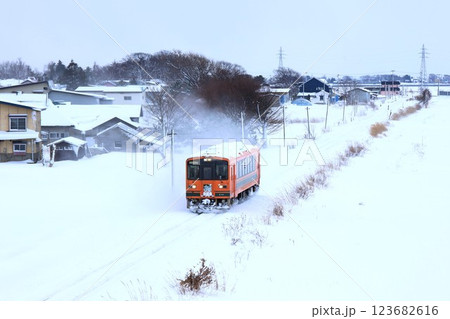 【津軽鉄道】冬の津軽21形（津軽鉄道線：大沢内〜深郷田） 123682616