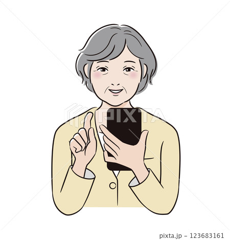 高齢者女性　スマートフォンを操作する 123683161