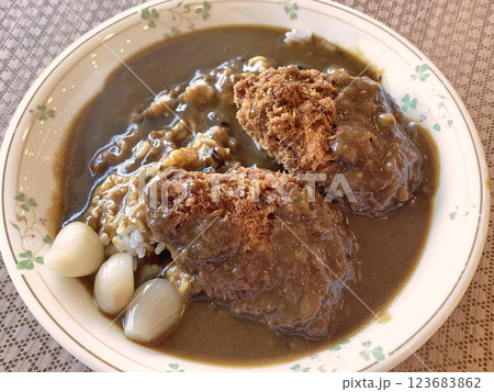 阿寒ポークヒレカツカレー　阿寒ポークひれかつカレー 123683862