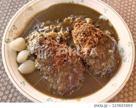 阿寒ポークヒレカツカレー　阿寒ポークひれかつカレー 123683863