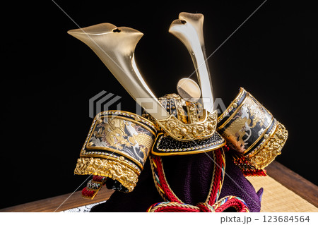 兜飾り 兜飾り 123684564