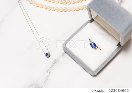 タンザナイトリングとタンザナイトペンダント 123684666