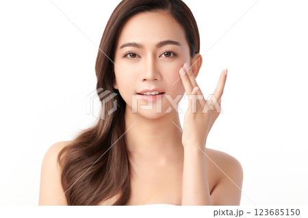 Beautiful young asian woman with clean fresh skin on white background, Face care, Facial treatment, Cosmetology, beauty and spa, Asian women portrait. Beautiful young asian woman with clean fresh skin on white background, Face care, Facial treatment, Cosmetology, beauty and spa, Asian women portrait. 123685150