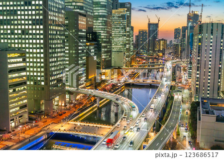 大阪夜景　息を呑む中之島のマジックアワー 123686517