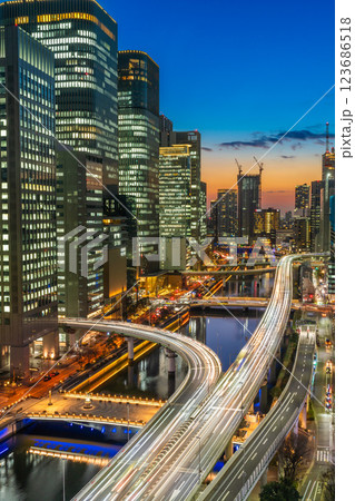 大阪夜景 息を呑む中之島のマジックアワー 大阪夜景 息を呑む中之島のマジックアワー 123686518