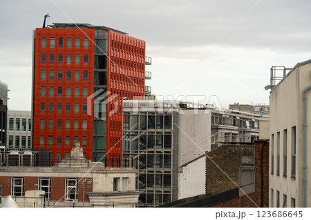The architectural landscape of London captures the harmony between contemporary design and historic tradition. 123686645