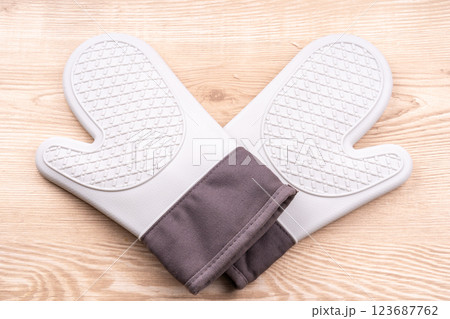 鍋つかみ 123687762