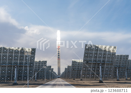 溶融塩タワー型太陽熱発電所 123688711