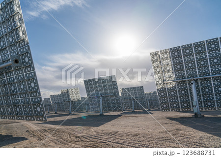 溶融塩タワー型太陽熱発電所 123688731