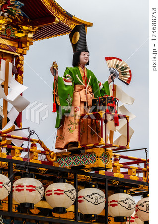 春の高山祭り 屋台とからくり人形　飛騨高山　4月 123688758