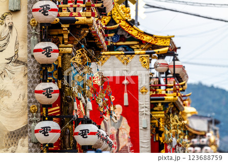 春の高山祭り 屋台とからくり人形　飛騨高山　4月 123688759