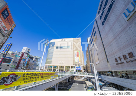 北千住駅前の風景 北千住駅前の風景 123689096