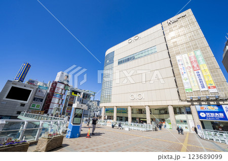 北千住駅前の風景 北千住駅前の風景 123689099