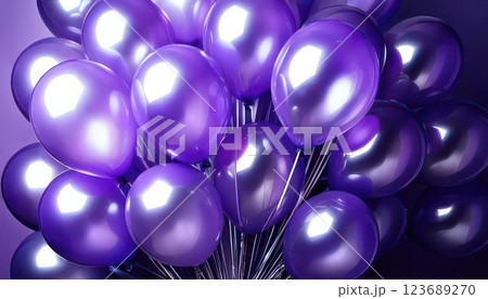《AI画像》宙に浮かぶたくさんの風船(紫色系統) 《AI画像》宙に浮かぶたくさんの風船(紫色系統) 123689270