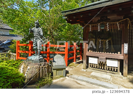 京都　八大神社　宮本武蔵像 123694378