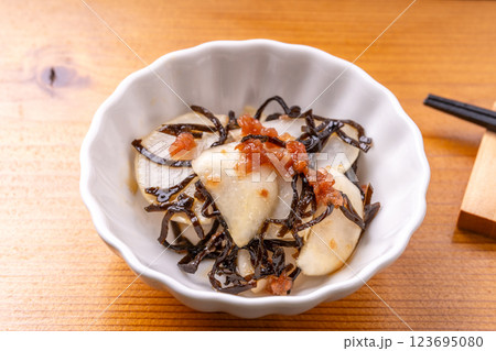 かぶの塩昆布梅肉和え かぶの塩昆布梅肉和え 123695080