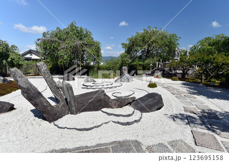圓光寺　奔龍庭 123695158