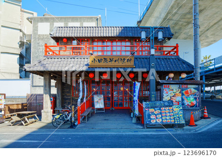 小田原　海鮮問屋海舟　漁師の浜焼あぶりや　早川漁村　小田原漁港　早川漁港 123696170