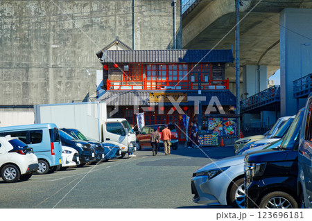 小田原　海鮮問屋海舟　漁師の浜焼あぶりや　早川漁村　小田原漁港　早川漁港 123696181