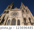フランスの寺院 123696485