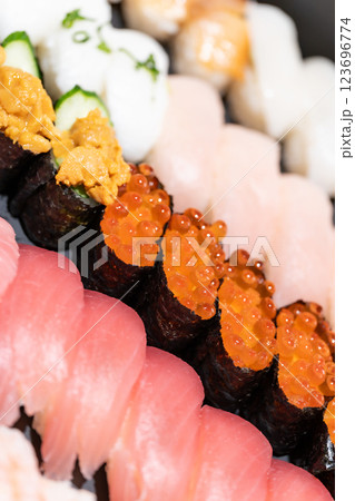 寿司　出前 123696774