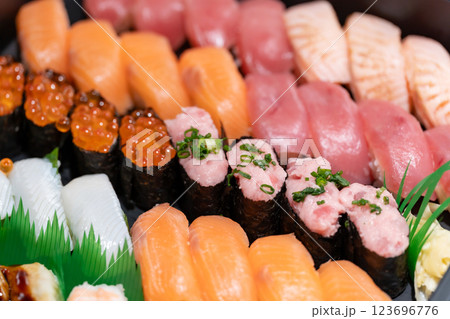 寿司 出前 寿司 出前 123696776